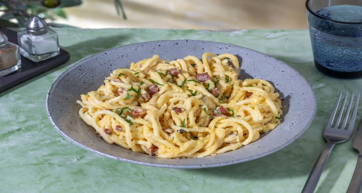 Klassieke pasta carbonara met spekjes Recept | HelloFresh