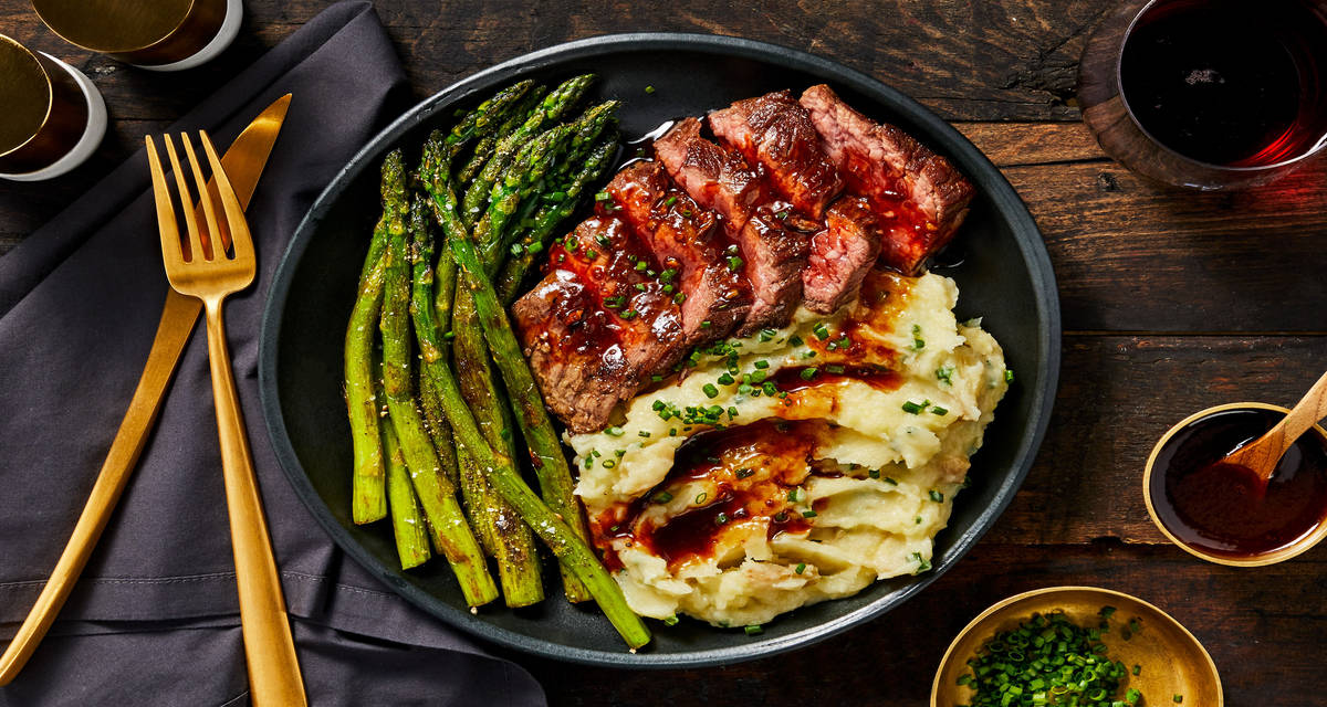 Bavette Steak & Roasted Garlic Pan Sauce with Mashed Potatoes & Asparagus