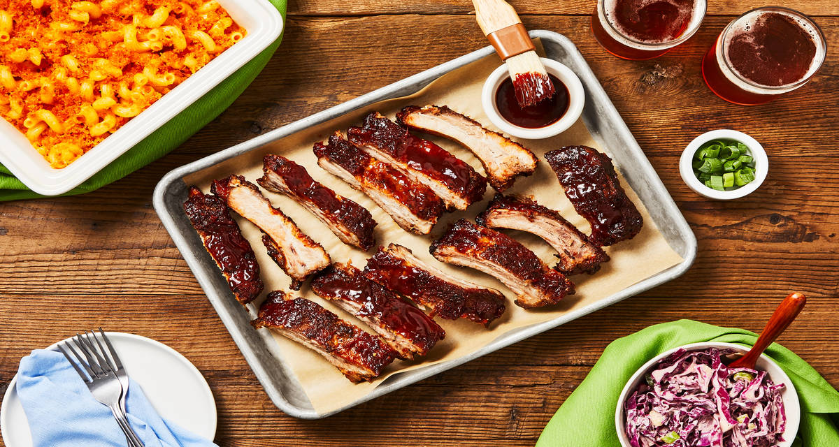 BBQ Ribs & Buffalo Mac ’N’ Cheese with Creamy Slaw
