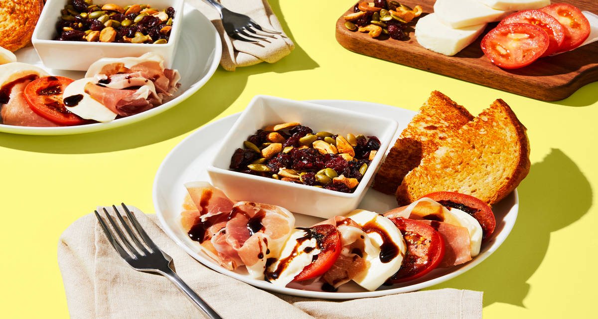 Fresh Mozz & Prosciutto Lunchbox plus Balsamic Drizzle & Cashew Cranberry Trail Mix | 2 Servings