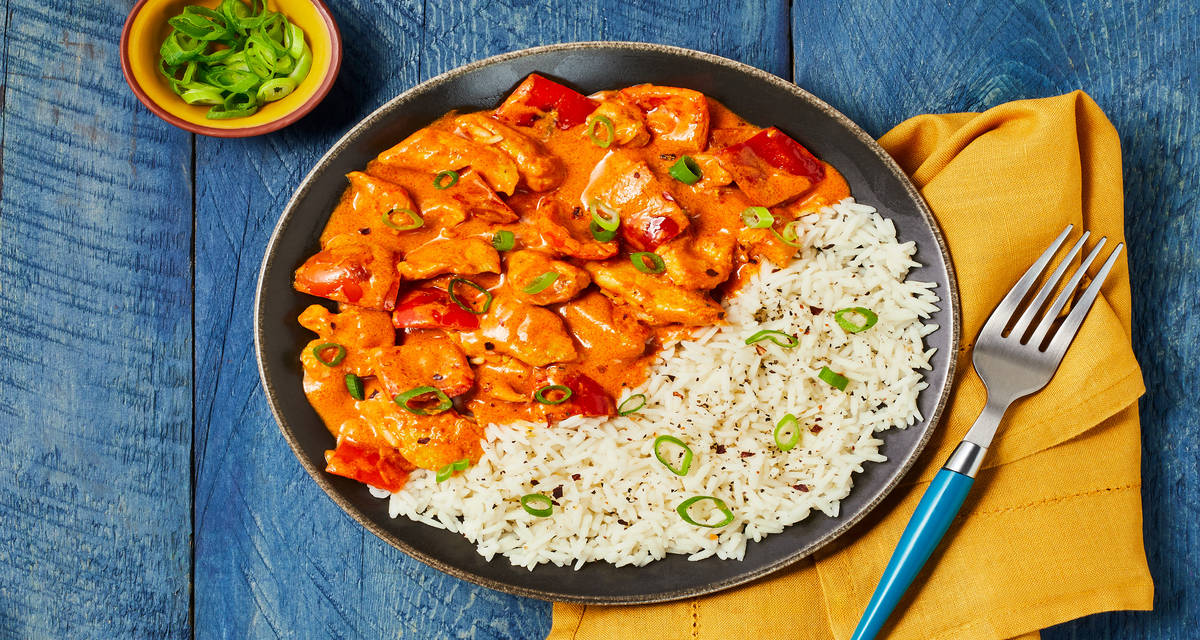Coconut Curry Chicken with Bell Pepper over Cauliflower Rice