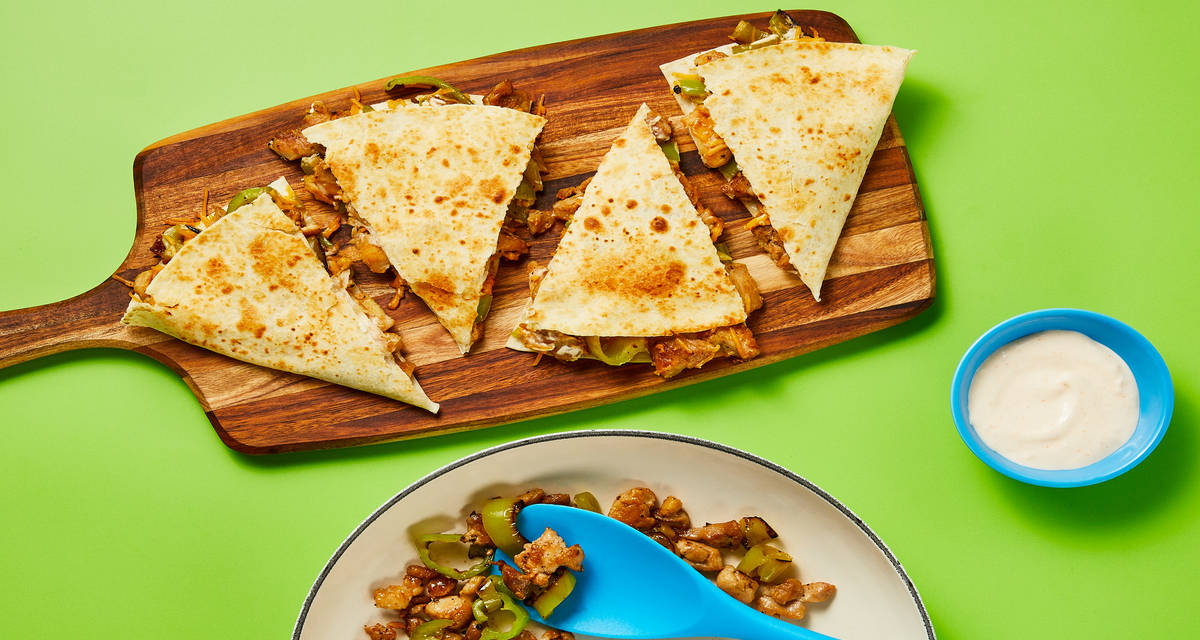 One-Pan Cheesy Chicken Tortilla Melts with Chicken Thighs, Green Pepper & Spicy Cream Sauce