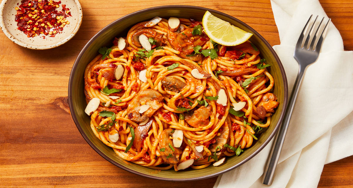 Vegan Creamy Tomato & Mushroom Spaghetti with Shallot, Almonds & Parsley
