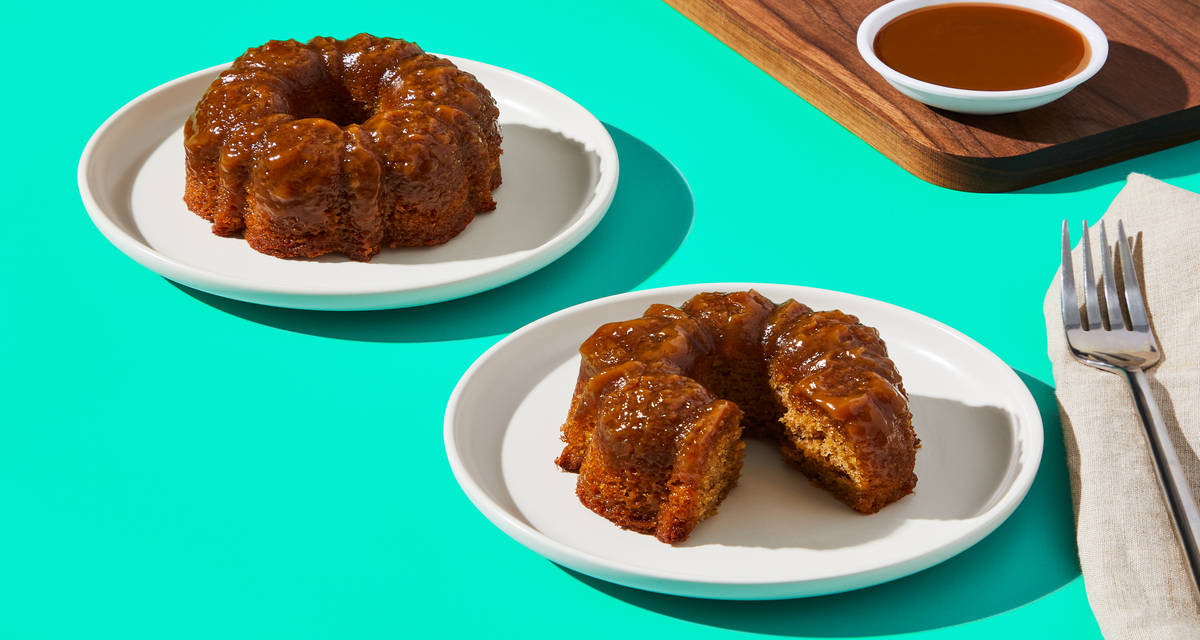 Apple Cider Bundt Cake with caramel sauce | 4 Servings