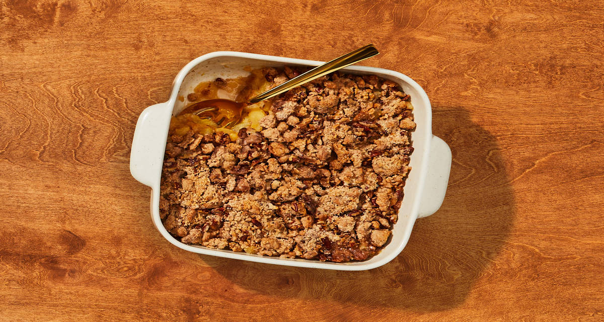 Apple Crisp with Cinnamon Pecan Crumble