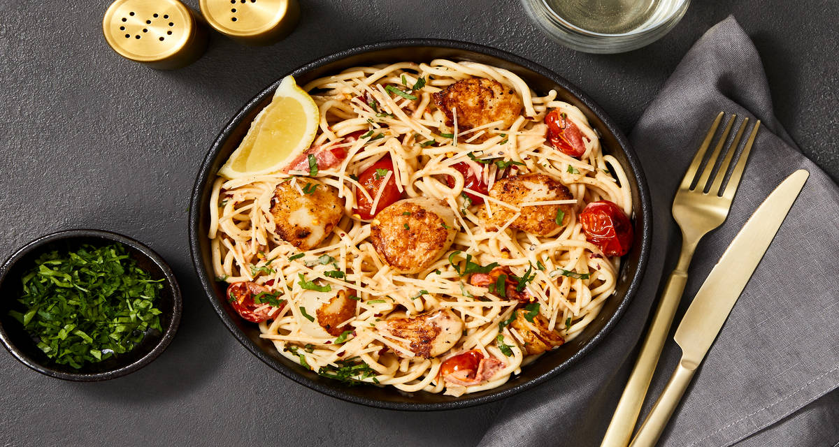 Garlic Herb Butter–Basted Scallops with Spaghetti & Burst Grape Tomatoes