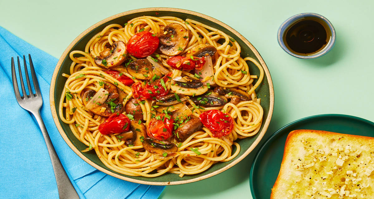 Vegan Mushroom Spaghetti Aglio e Olio with Blistered Tomatoes, Garlic Bread & Balsamic Dipper