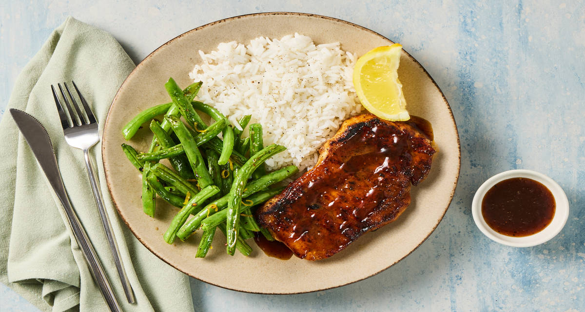 W21 MOD II Peachy Keen BBQ-Rubbed Pork Chops with Lemony Green Beans & Garlic Rice
