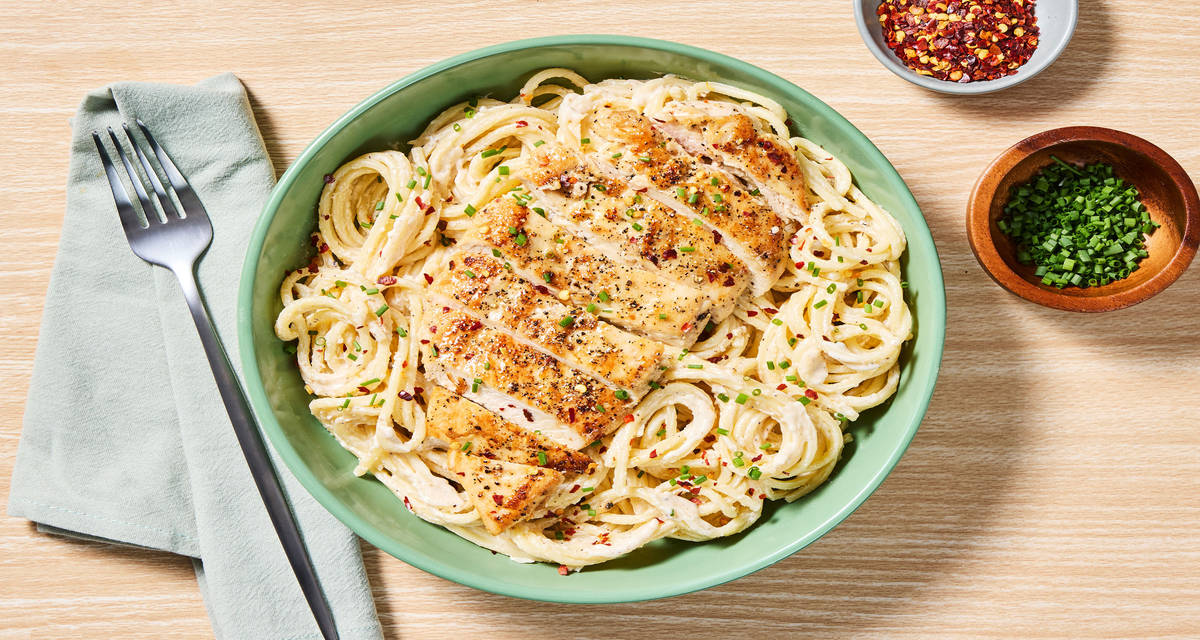 Creamy Garlic Chicken Spaghetti with Nutmeg, Parmesan & Chives