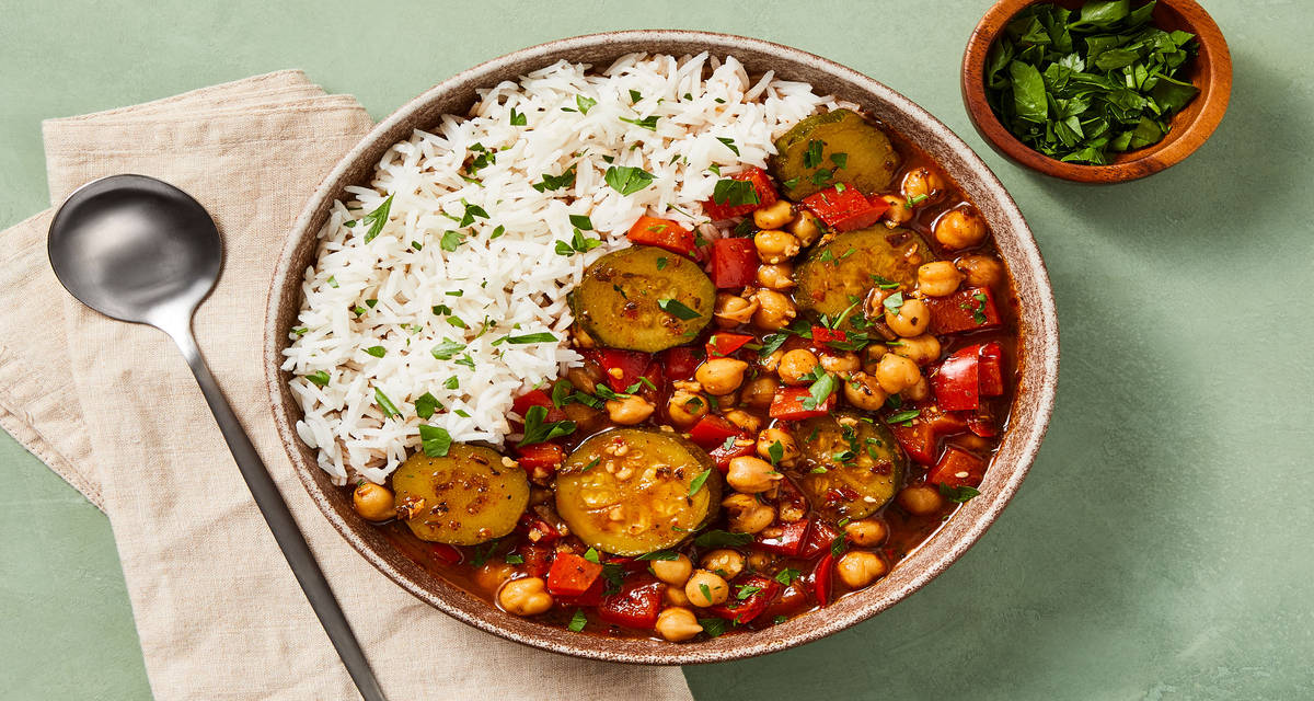 Vegan Za’atar-Spiced Chickpea Stew with Zucchini, Bell Pepper, Parsley & Basmati Rice