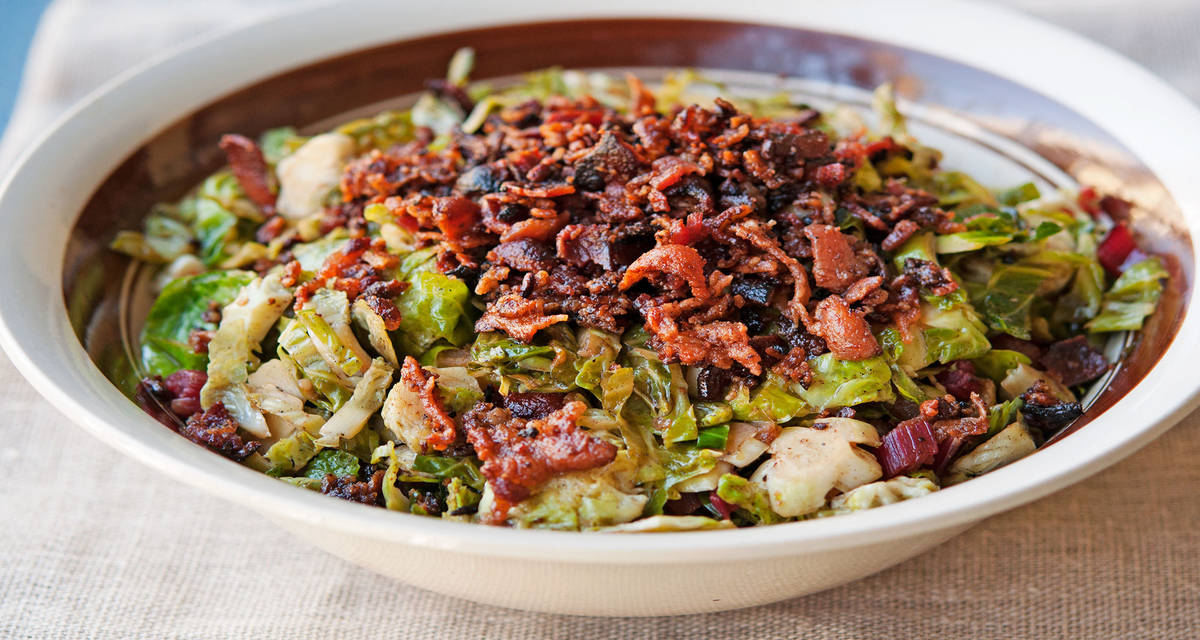 Insalata tiepida di patate dolce e cavolini di bruxelles