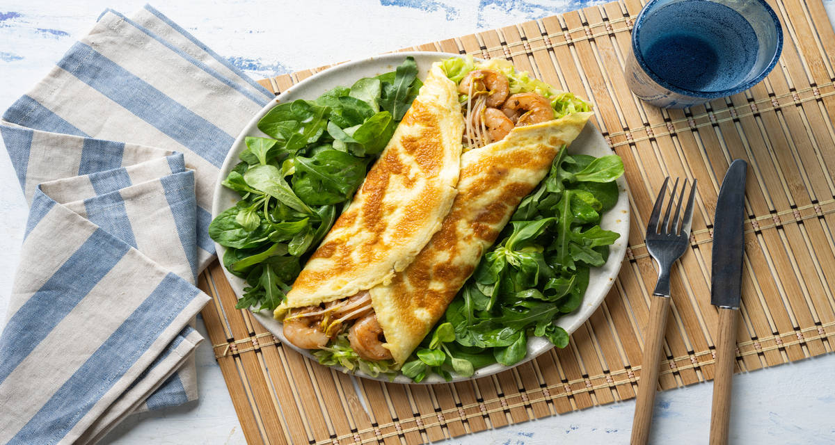 Keto omeletpannenkoeken met beef met spitskool en taugé