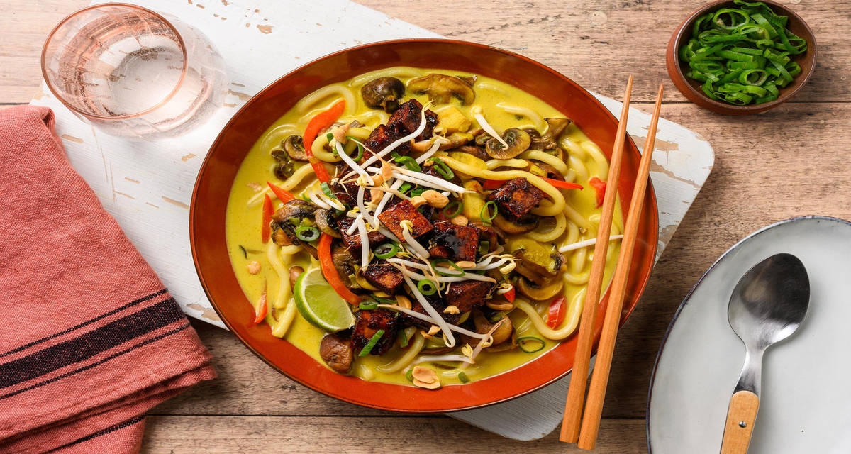 laksa vegan Bell pepper, taugé and peanuts