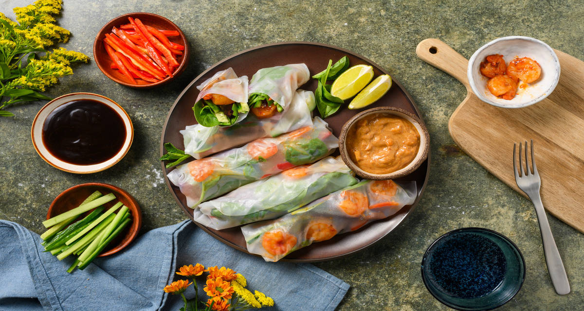81. Low carb - Seafood prawns with peanut soy dressing and lime