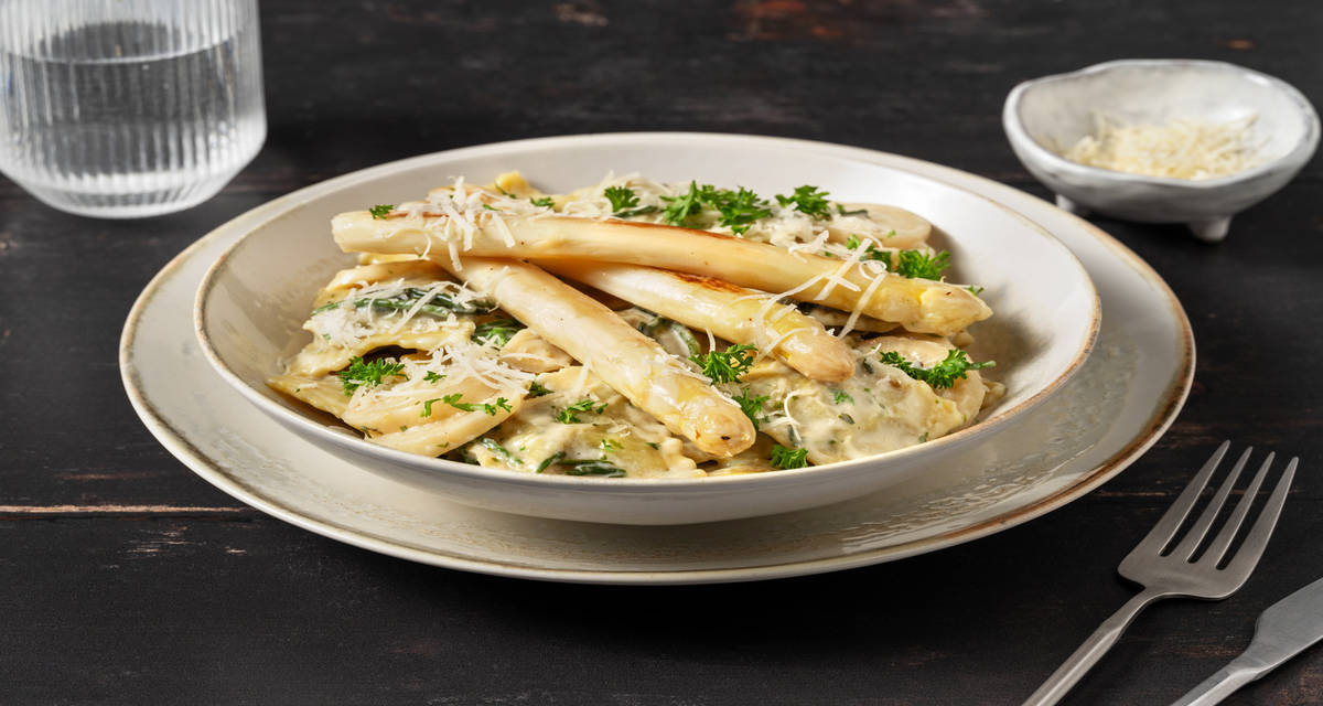Premium witte asperges - ravioli with