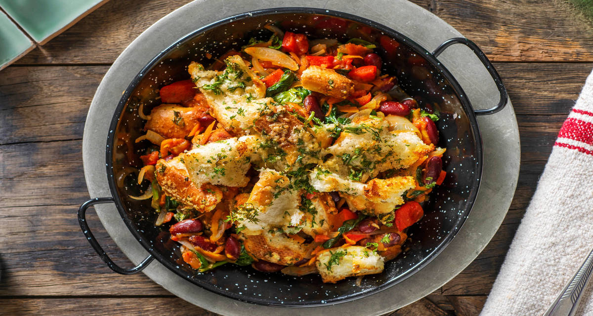 Bagte bønner med tomatsauce & urtecroutoner