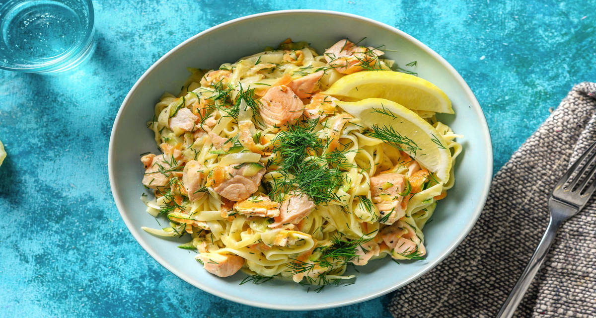 Laksepasta med zucchini, gulerod & dild