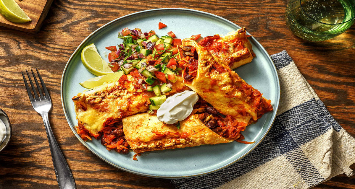 Bønneenchiladas med svampe, tomatsalsa & fraiche