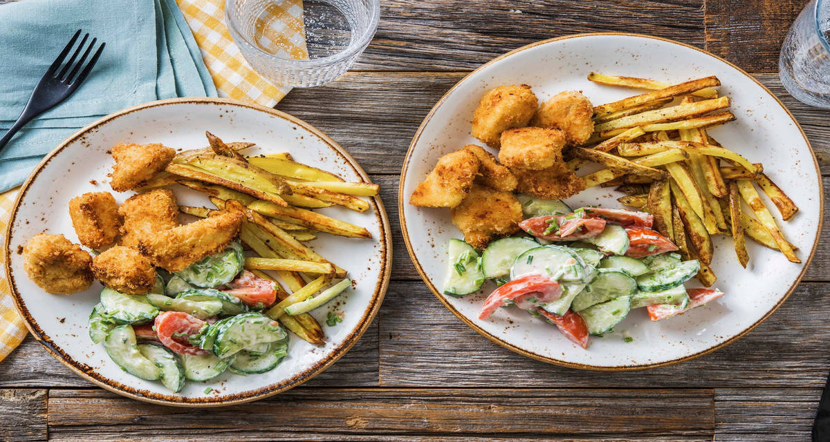 Nuggets de poulet & frites maison avec une salade de crudités sauce fromage blanc ciboulette