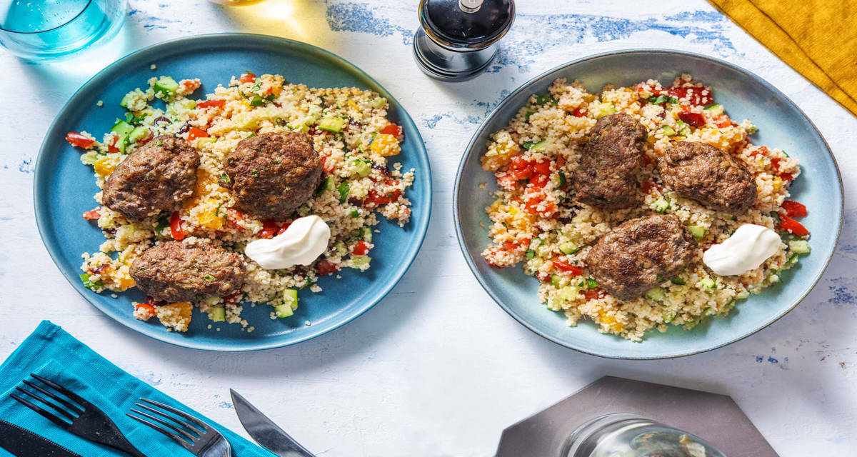 Grekiska koftasbiffar med apelsintabbouleh och citronyoghurt