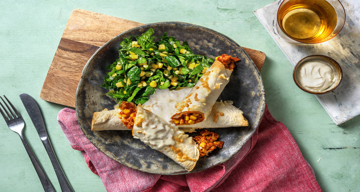 Enchiladas de ternera y maíz con ensalada aderezada con vinagreta