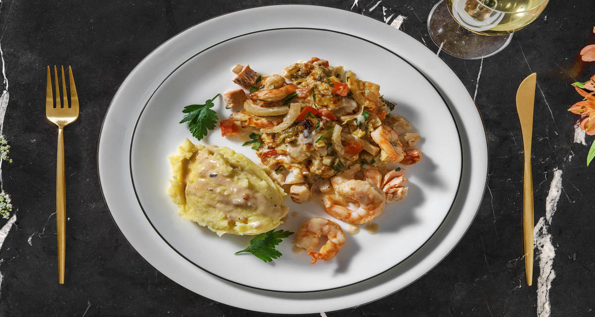 Gratin de poisson & purée de pommes de terre avec du poireau, du fenouil et du persil frais