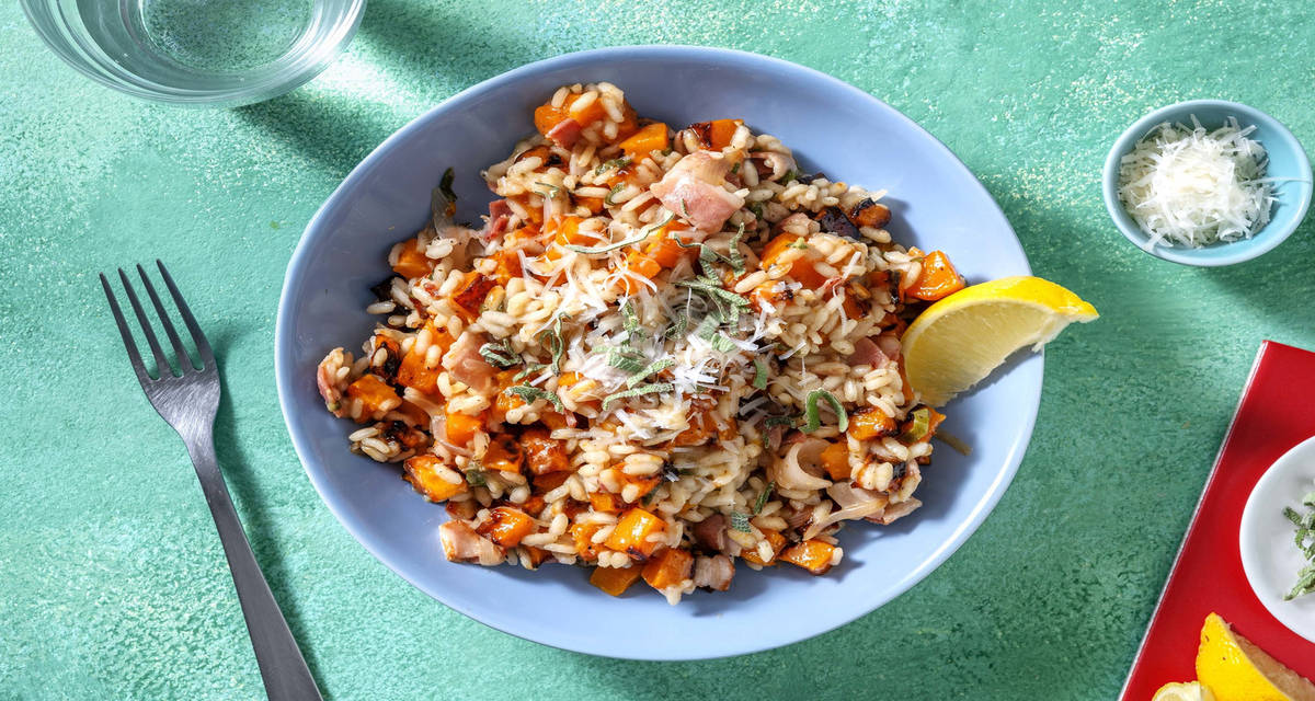 Risotto au butternut & lardons avec du pecorino et de la sauge fraîche