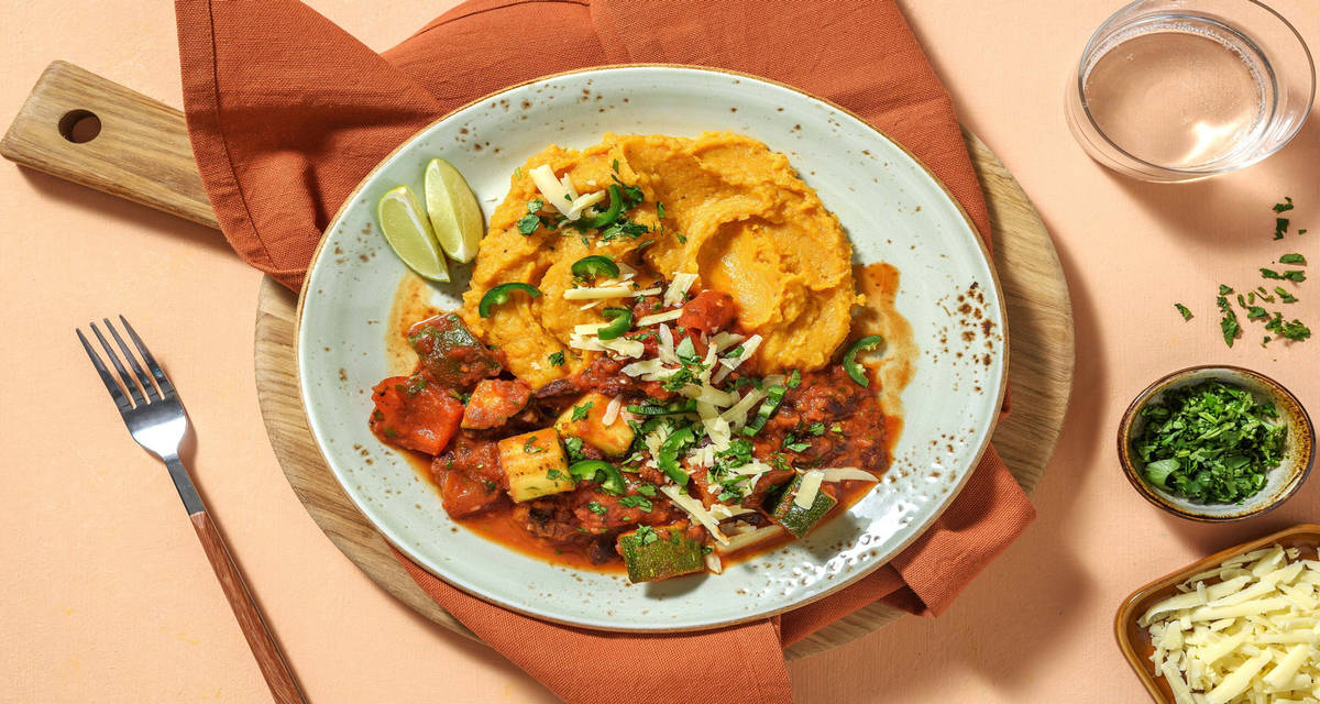 Mexikansk böngryta med spiskummin, sötpotatismos och jalapeños