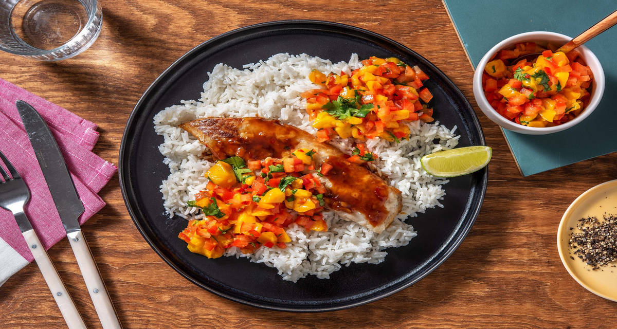 Chili- og sojastegt kulmule med kokosris & mangosalsa