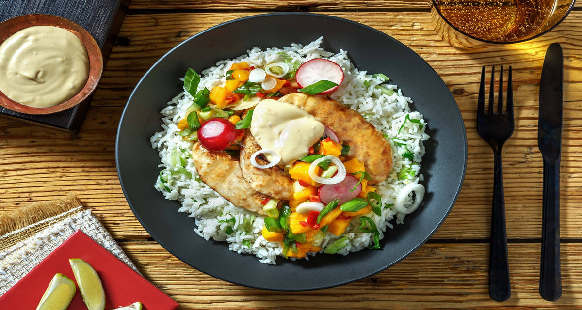 Asiatisk kyckling med söt mangosalsa och salladslöksris