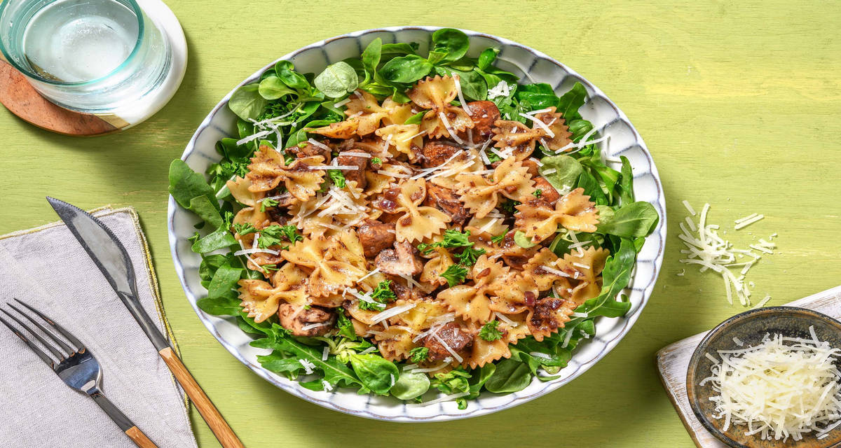 Farfalle champêtres avec du pesto aux champignons des bois