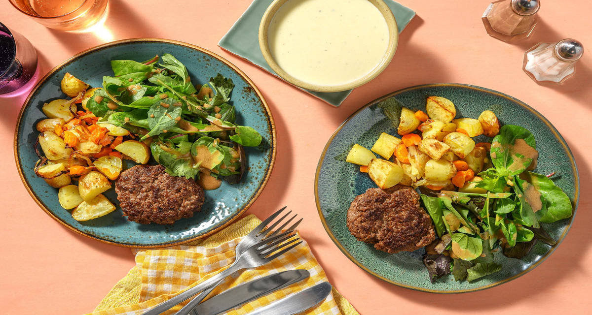 Steak haché & sauce au Pont-l’Évêque avec des légumes rôtis au thym