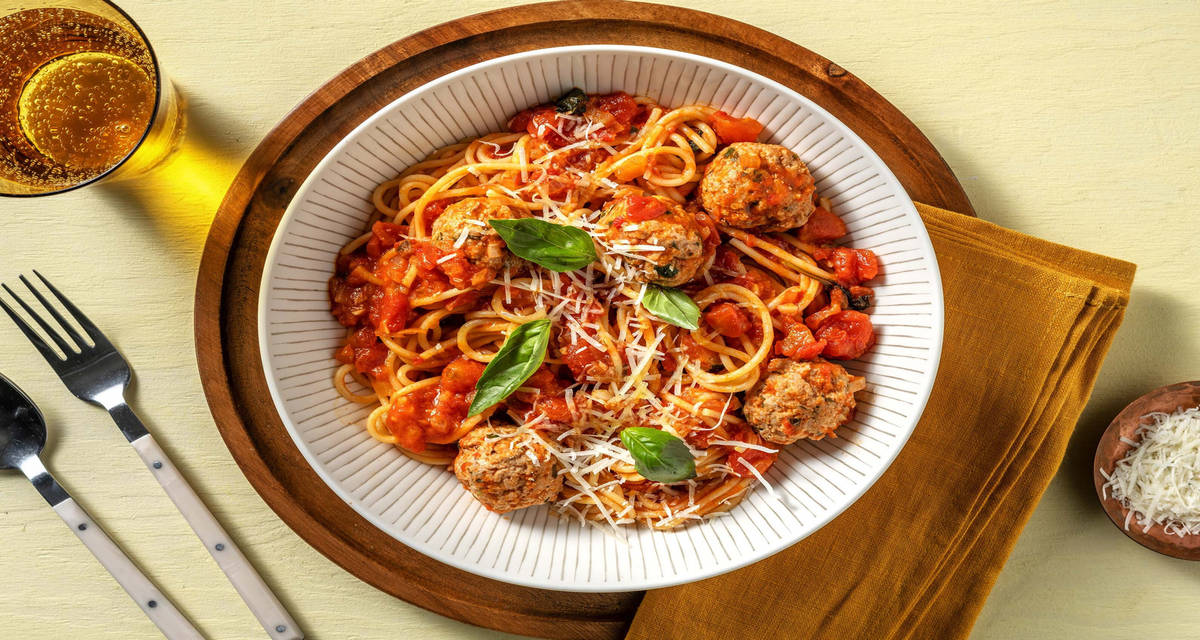 Spaghetti alla Lilli con polpette e pomodoro al basilico