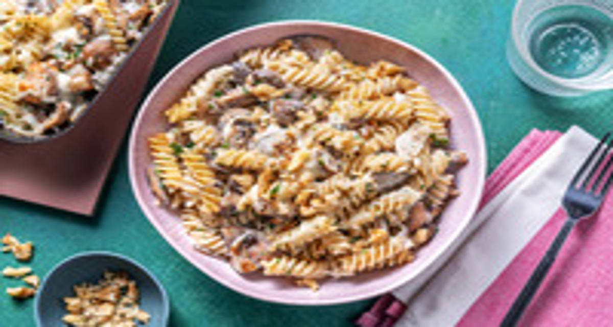 Pasta al forno autunnale con funghi, ricotta e noci