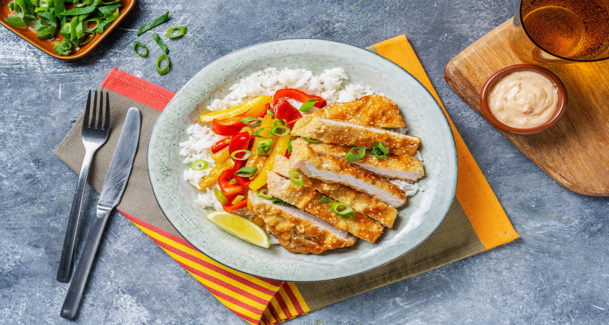 Schnitzel a la miel con arroz basmati y pimiento