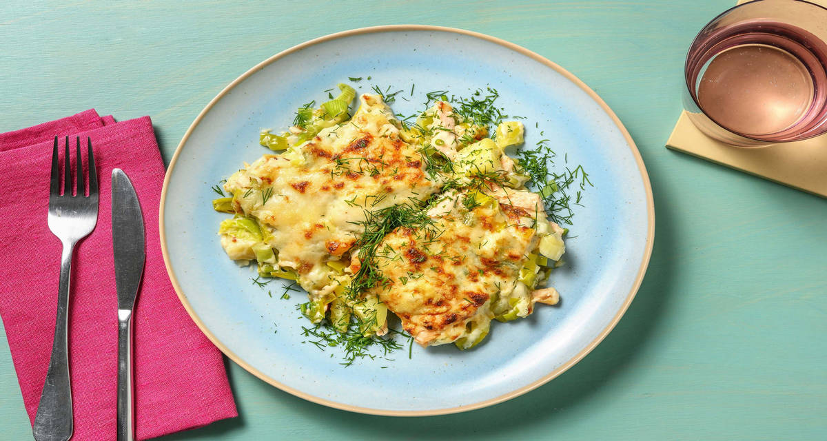 Gratin de pommes de terre & saumon fumé avec du poireau & de l’aneth