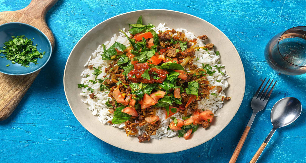 Currystekt köttfärs med stark tomatsallad och söt aprikoschutney