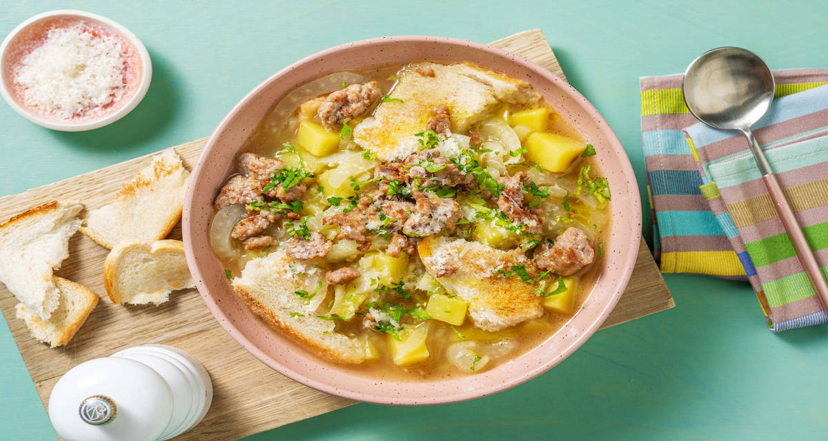 Zuppa calabrese di finocchi e salsiccia con crostini di pane