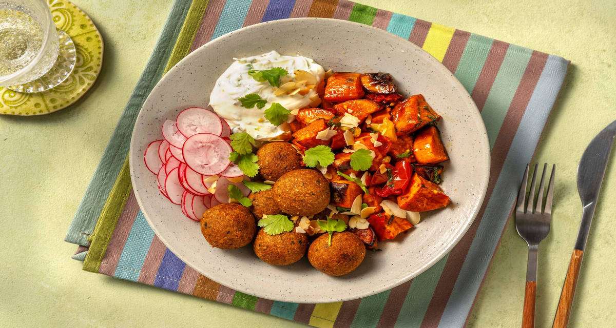 Bowl falafels & patate douce rôtie avec une sauce au citron vert
