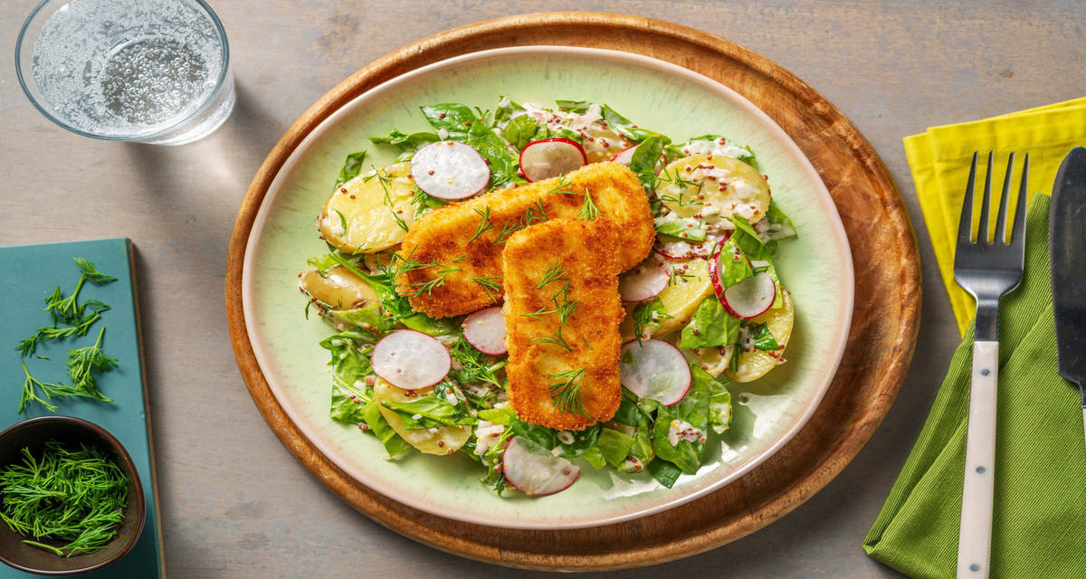 Paneret halloumi med cremet kartoffelsalat og frisk dild
