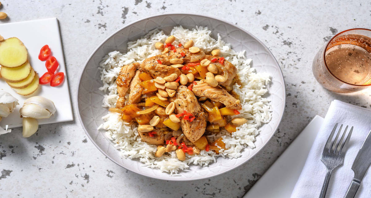 Dinde sautée façon Kung Pao avec du poivron, du gingembre & des cacahuètes