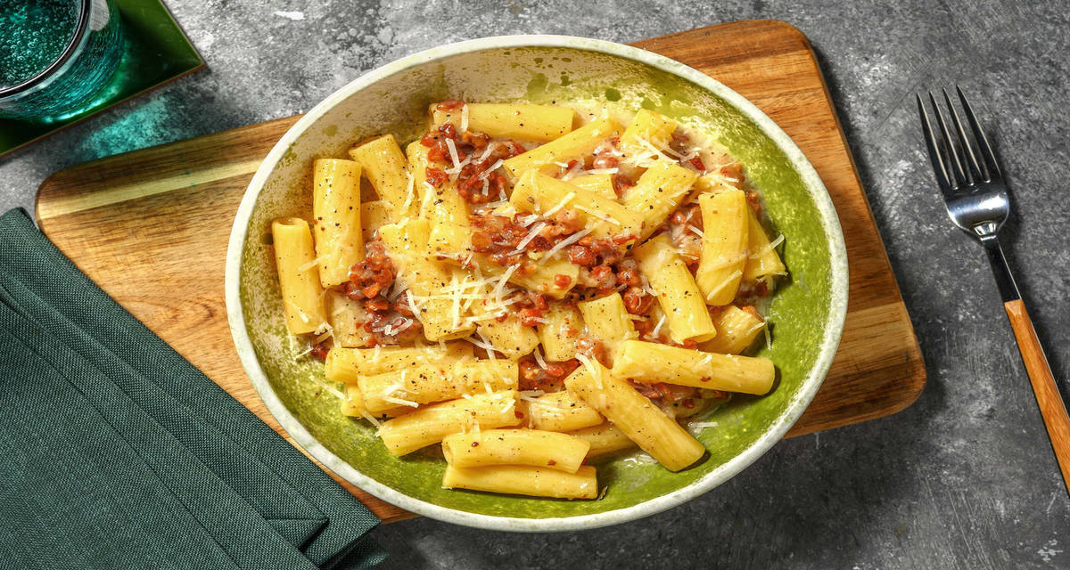 Tortiglioni alla gricia con guanciale e crema di pecorino