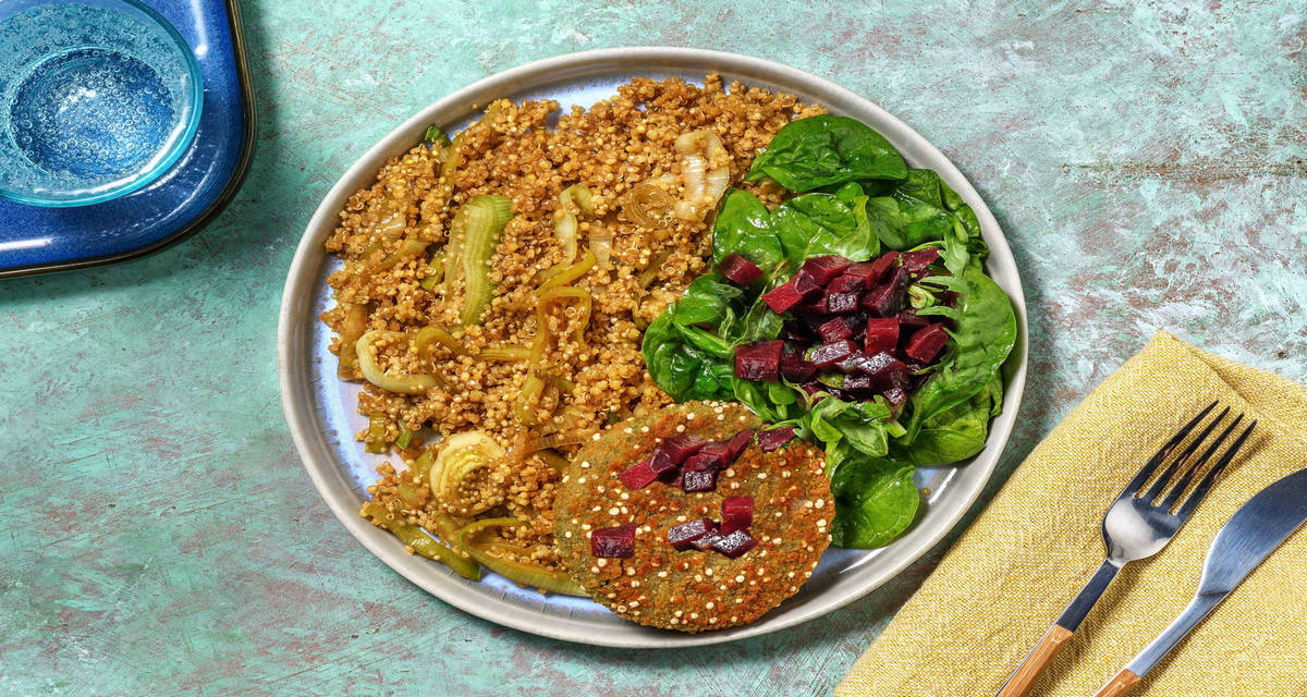 Veggie burger con quinoa ai porri barbabietola, spinacino ed emulsione alla francese