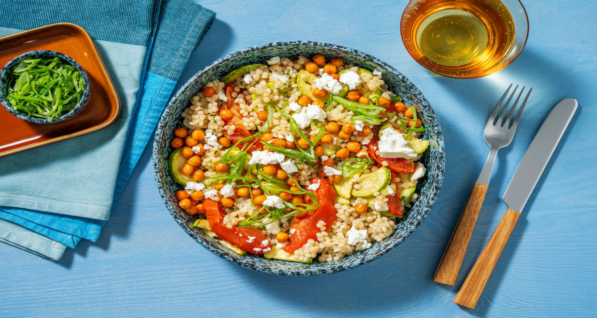 Cuscús con garbanzos asados queso griego y verduras asadas