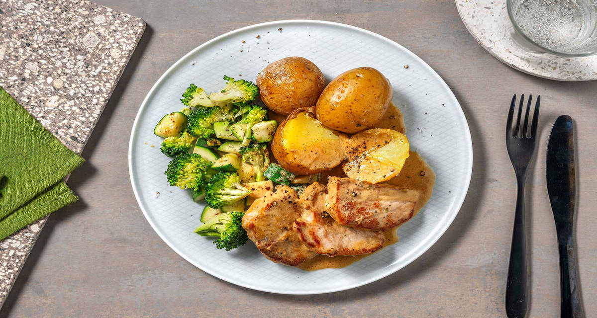 Fläskytterfilé och krämig senapssås med kokt potatis och vitlöksstekta grönsaker