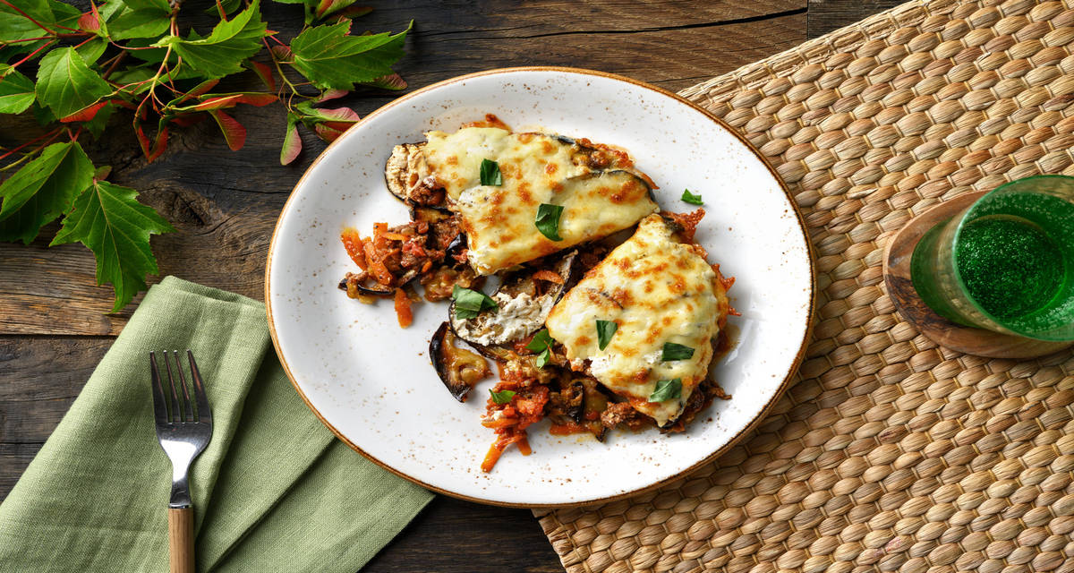 Beef moussaka met aubergine en geraspte belegen kaas