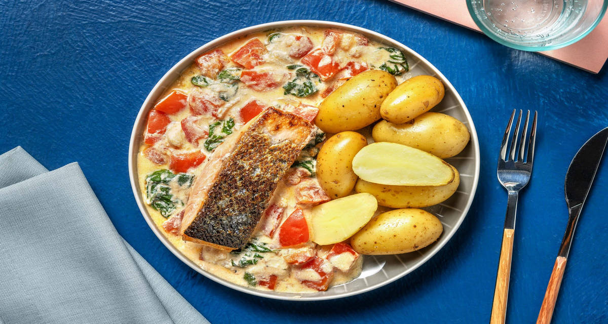 Toskansk lax med spenat- och ricottasås och kokt potatis