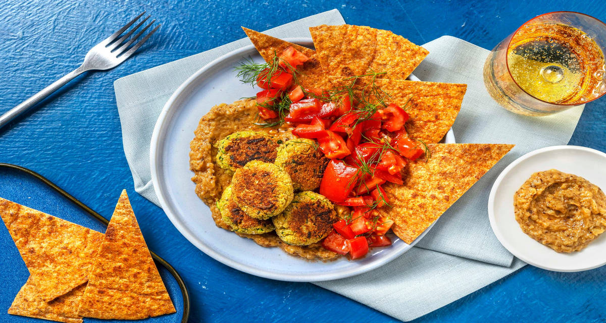 Falafel con salsa babaganoush e pomodori all'aneto con tortillas speziate