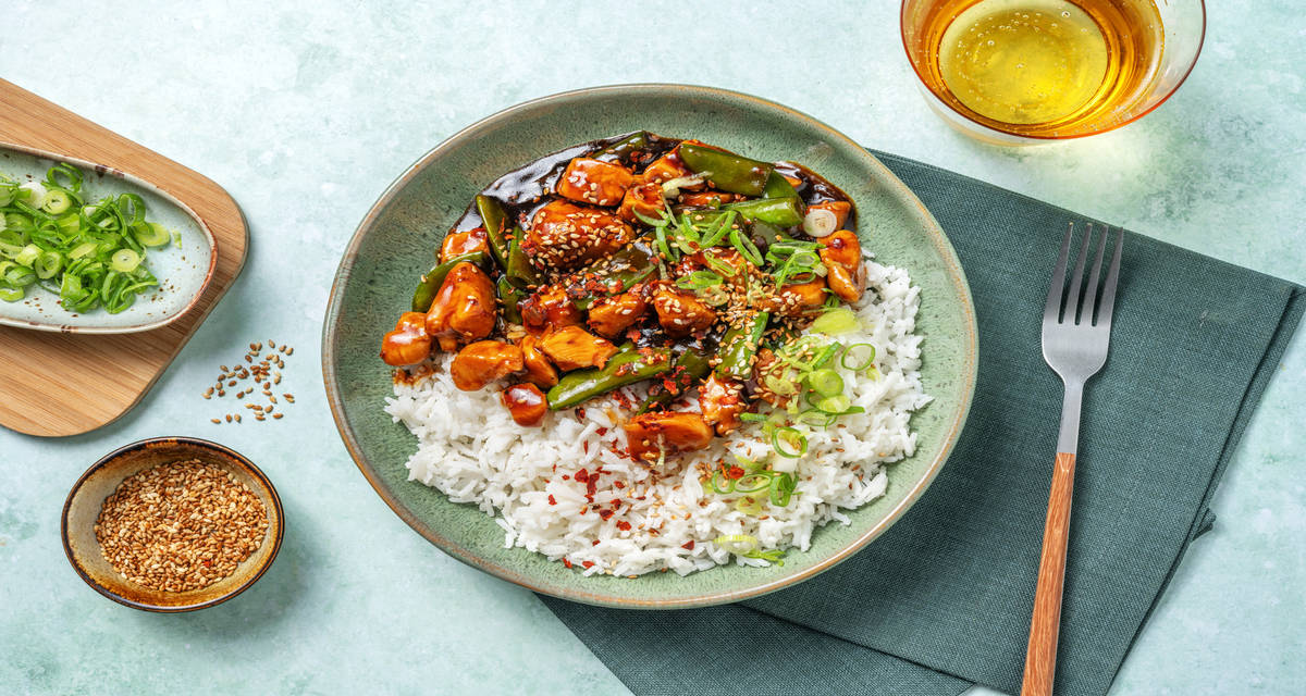 Pollo teriyaki con judías verdes con arroz basmati y semillas de sésamo tostadas