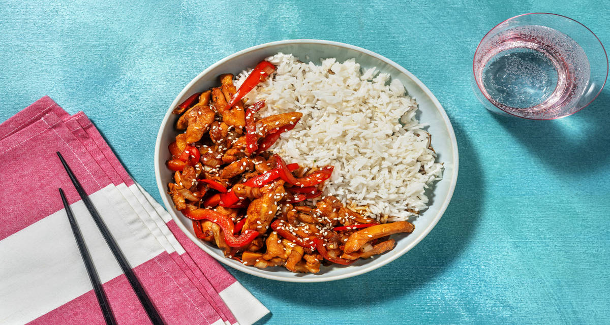 Pollo en salsa hoisin con arroz basmati y verduras salteadas